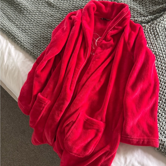 Victorias secret robe - Picture 2 of 2